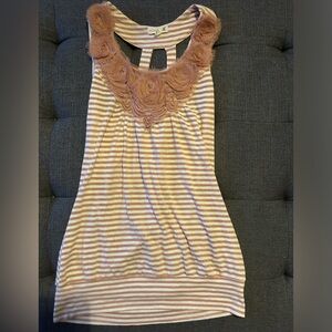 Women’s cute rose and cream colored tank with 3D floral accent on front szS